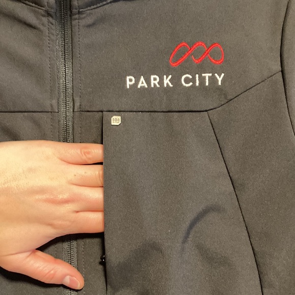 Helly Hansen Paramount Series Soft-Shell Jacket, Velvet-y Interior, Size M - Picture 5 of 9